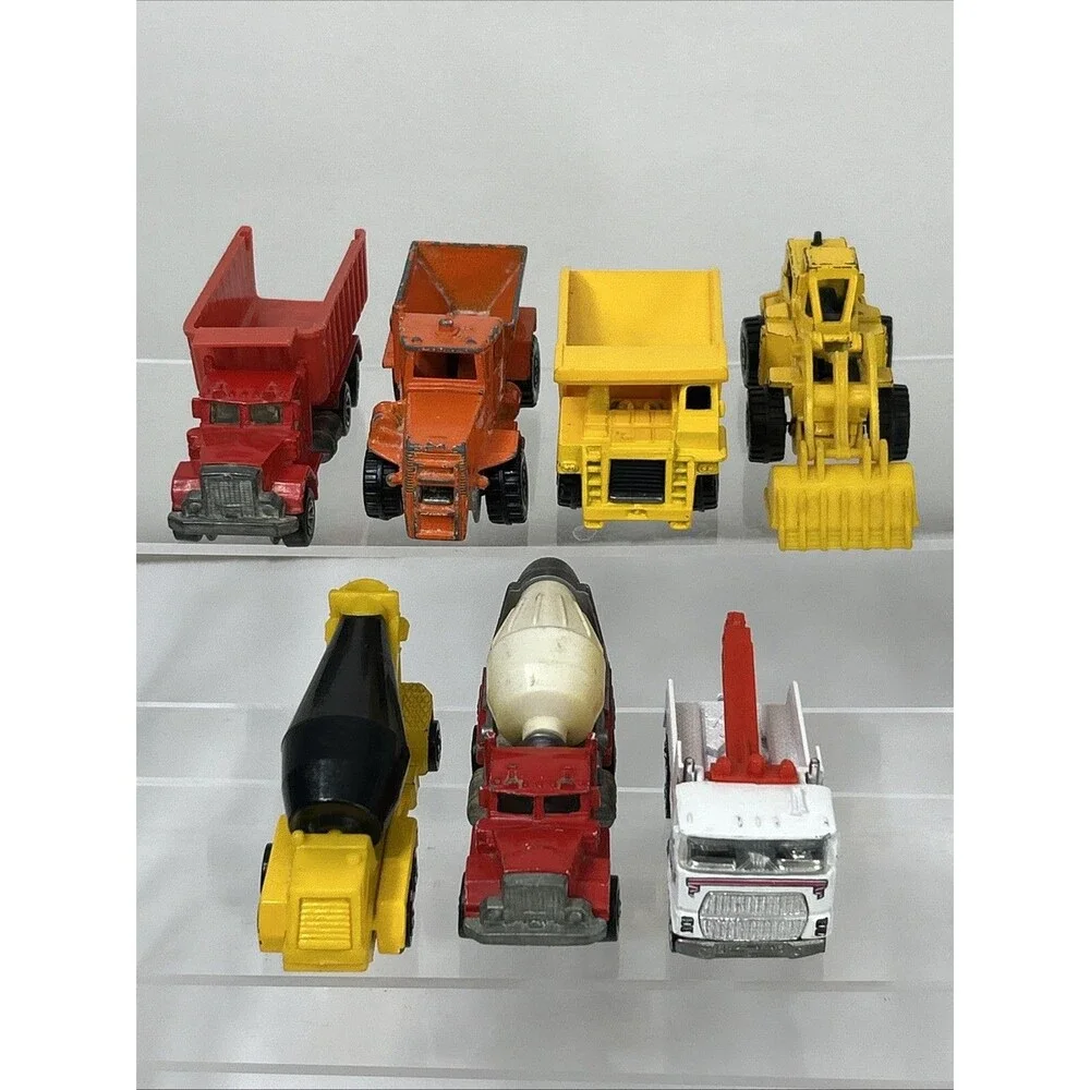 Vtg Hot Wheels Construction Lot Peterbilt Dump Cement Tow Truck Front Loader